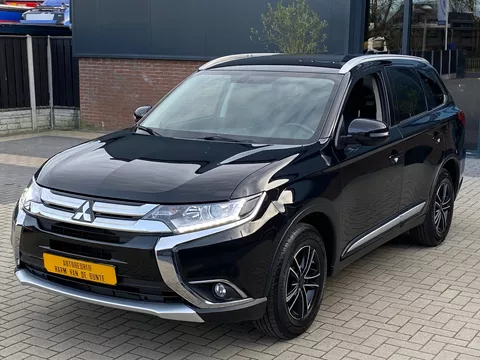 Mitsubishi Outlander 2.0 MIVEC edition NIEUWSTAAT APPLE CARPLAY CAMERA NAVI XENON LED CRUISE CLIMA