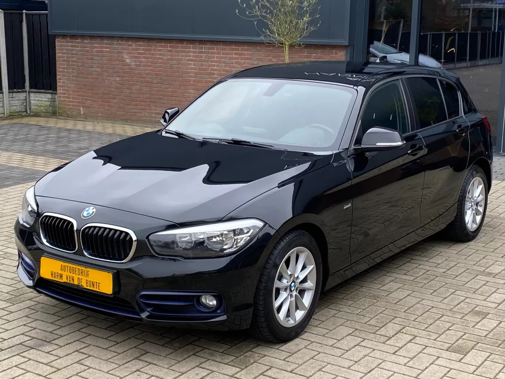 BMW 1-serie 118i SPORT NIEUWSTAAT LEER NAVI CRUISE CAMERA LED PDC