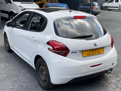 Peugeot 208 1.6 HDi STYLE PANO CRUISE NAVI CLIMA XENON LED PDC