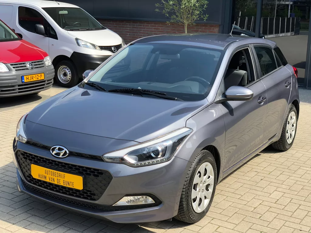 Hyundai I20 1.4 active NIEUWSTAAT AUTOMAAT XENON LED CRUISE PDC